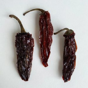 dried chipotle chillies